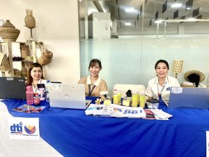 Ang probinsyal nga kagamhanan sa Camiguin, uban sa DTI-10, nagdumala sa ika-2 nga Provincial Micro, Small, and Medium Enterprises Summit, nga nagpasigarbo sa mga lokal nga negosyo ug nagpakita sa adunahan nga kultura ug abilidad sa pagpangnegosyo sa probinsya. (Photo courtesy of PGO)