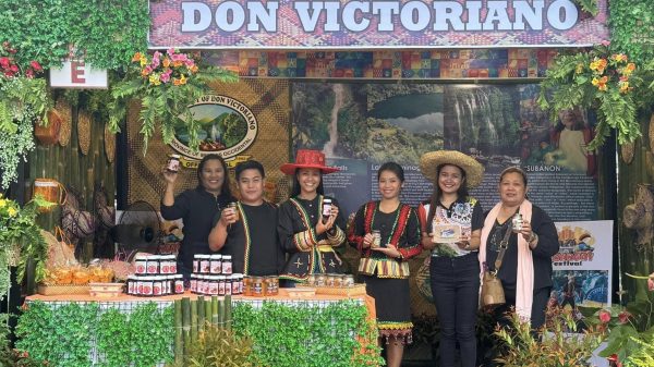The Provincial Government of Misamis Occidental officially inaugurated the Asenso Trade Fair at Capitol Plaza in Oroquieta City on October 25, kicking off the 95th Provincial Anniversary Celebration. The event will run until November 11, daily from 10:00 a.m. to 10:00 p.m. (Photo courtesy of PGMO)