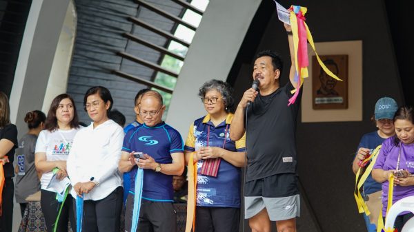 Commission on Higher Education Chairperson J. Prospero De Vera III thanked colleges and universities for joining the walk as well as helping CHED implement its programs and projects. While highlighting the importance of having a healthy body, he notes that CHED has been among the top most trusted and best performing national government agencies for the past 3 years. (Photo: SAYU/PIA-10)