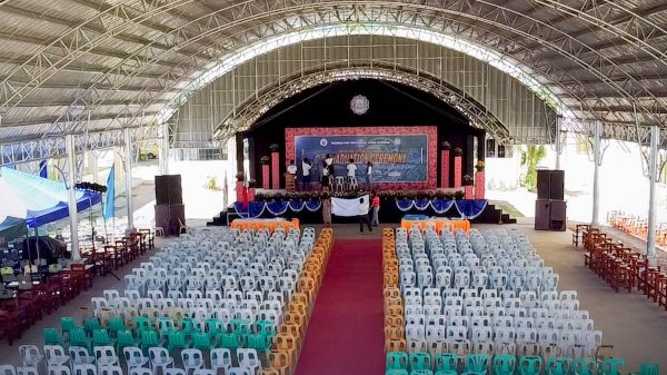Through the Department of Public Works and Highways-10, the local government of Mambajao is able to establish the covered court in Mambajao National High School. (Photo courtesy of DPWH-10)