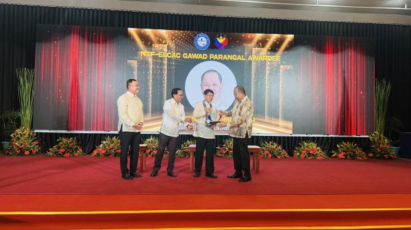The National Task Force to End Local Communist Armed Conflict awarded Gov.r Henry S. Oaminal of Misamis Occidental the Gawad Parangal for his leadership in promoting peace and development in the province during the 6th NTF-ELCAC Founding Anniversary at Camp Aguinaldo in Quezon City on December 6. (Photo courtesy of PGMO)