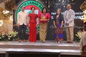 The Local Health Insurance Office-Iligan presented a plaque of recognition to the Provincial Government of Lanao del Norte for its significant contribution to the implementation of universal health care. (Photo: ADD/PIA-10/Lanao del Norte)